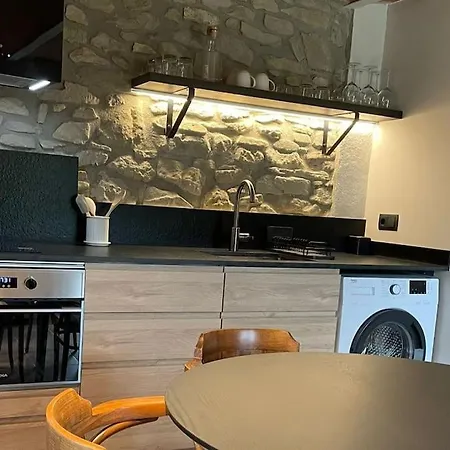 El Vespello Apartment *